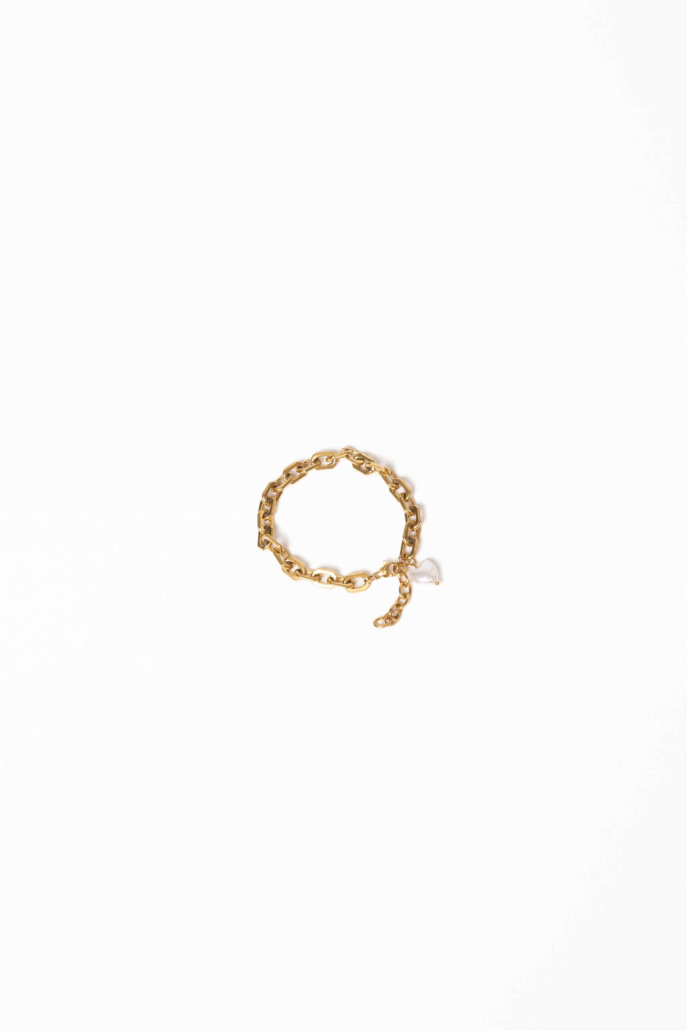 Petal and Pup USA ACCESSORIES Kaelani Bracelet - Gold/Pearl One Size