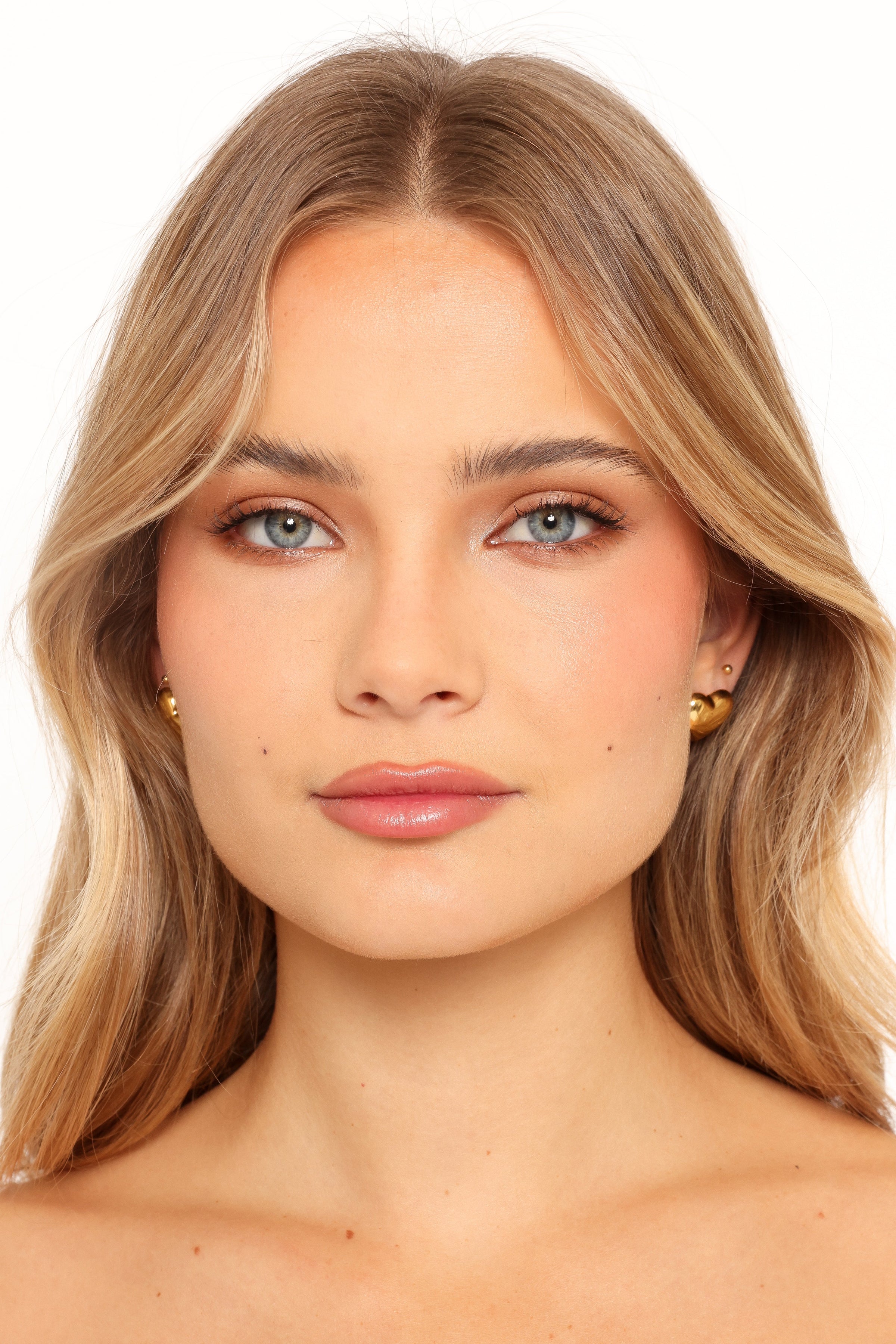 Petal and Pup USA ACCESSORIES Kenny Heart Earrings - Gold One Size