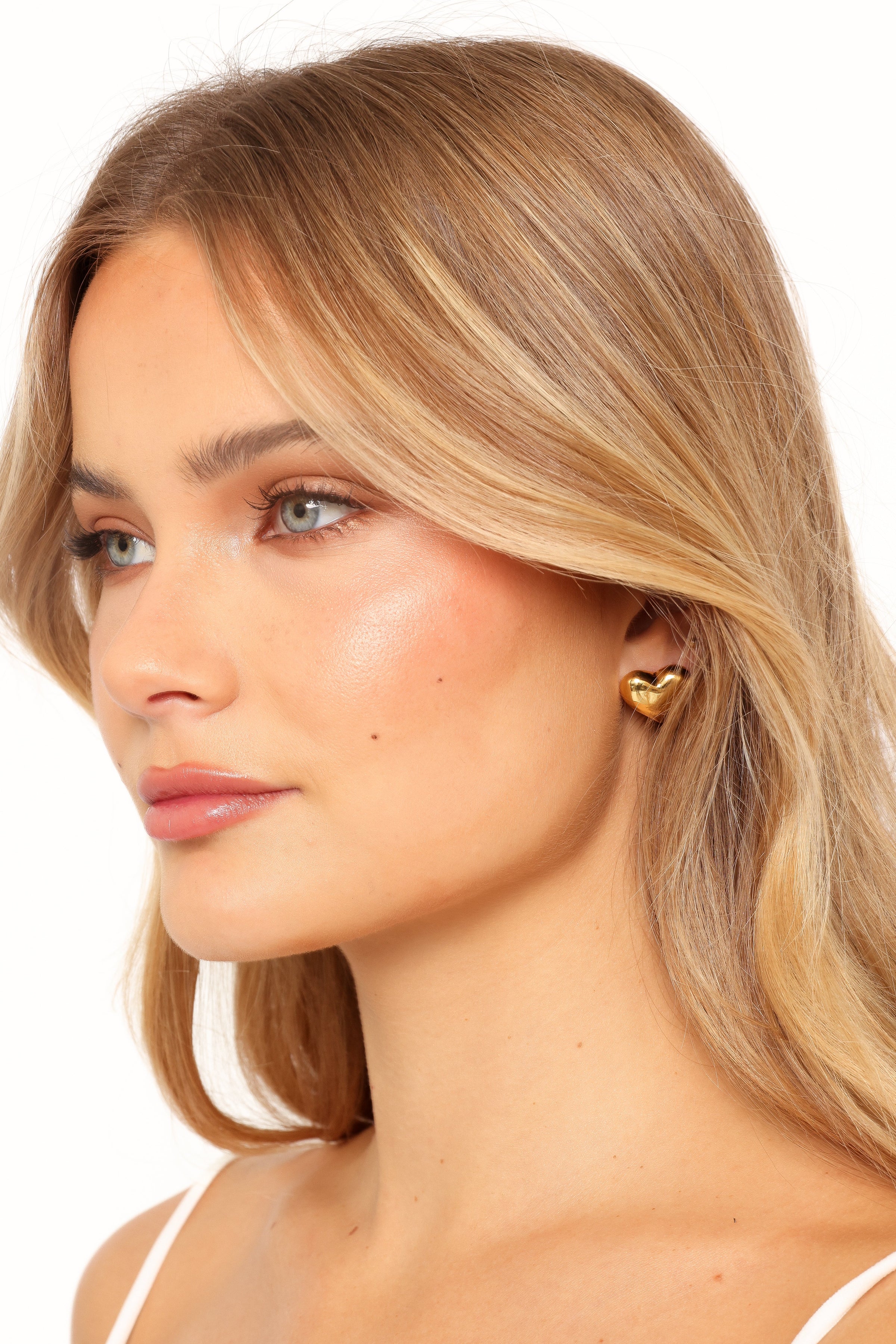 Petal and Pup USA ACCESSORIES Kenny Heart Earrings - Gold One Size