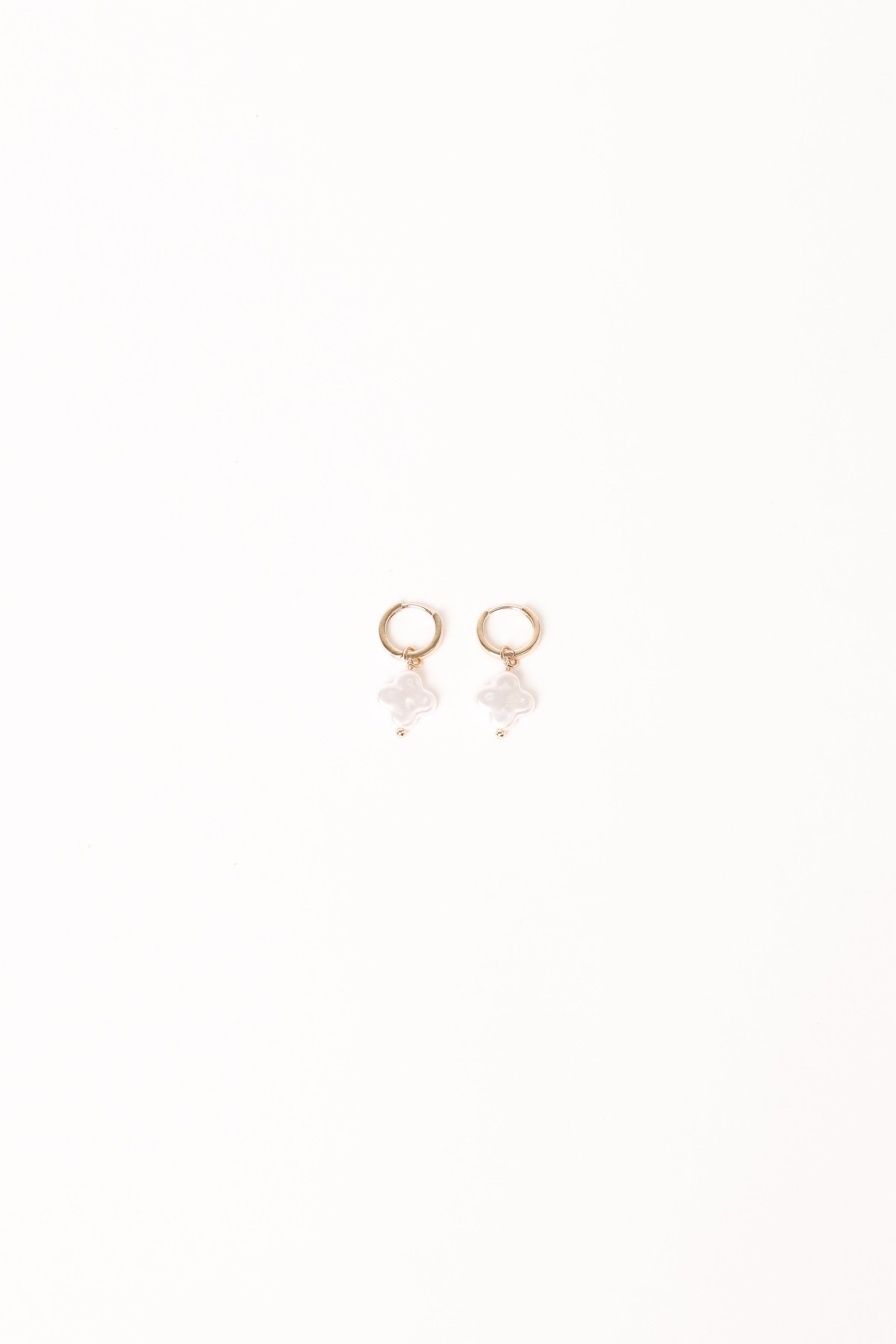Petal and Pup USA ACCESSORIES Kieran Earrings - Gold/Pearl One Size