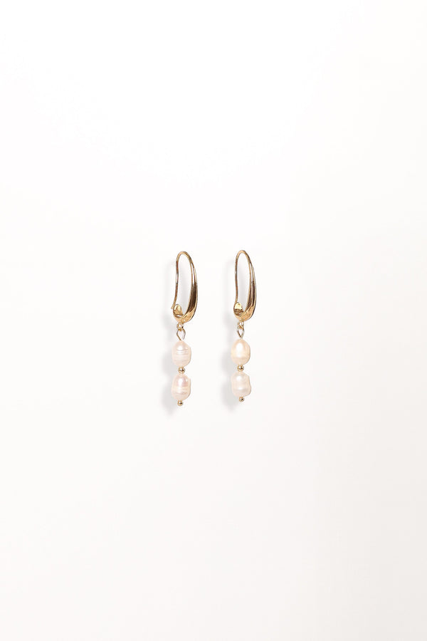 Petal and Pup USA ACCESSORIES Larissa Pearl Earrings - Gold One Size