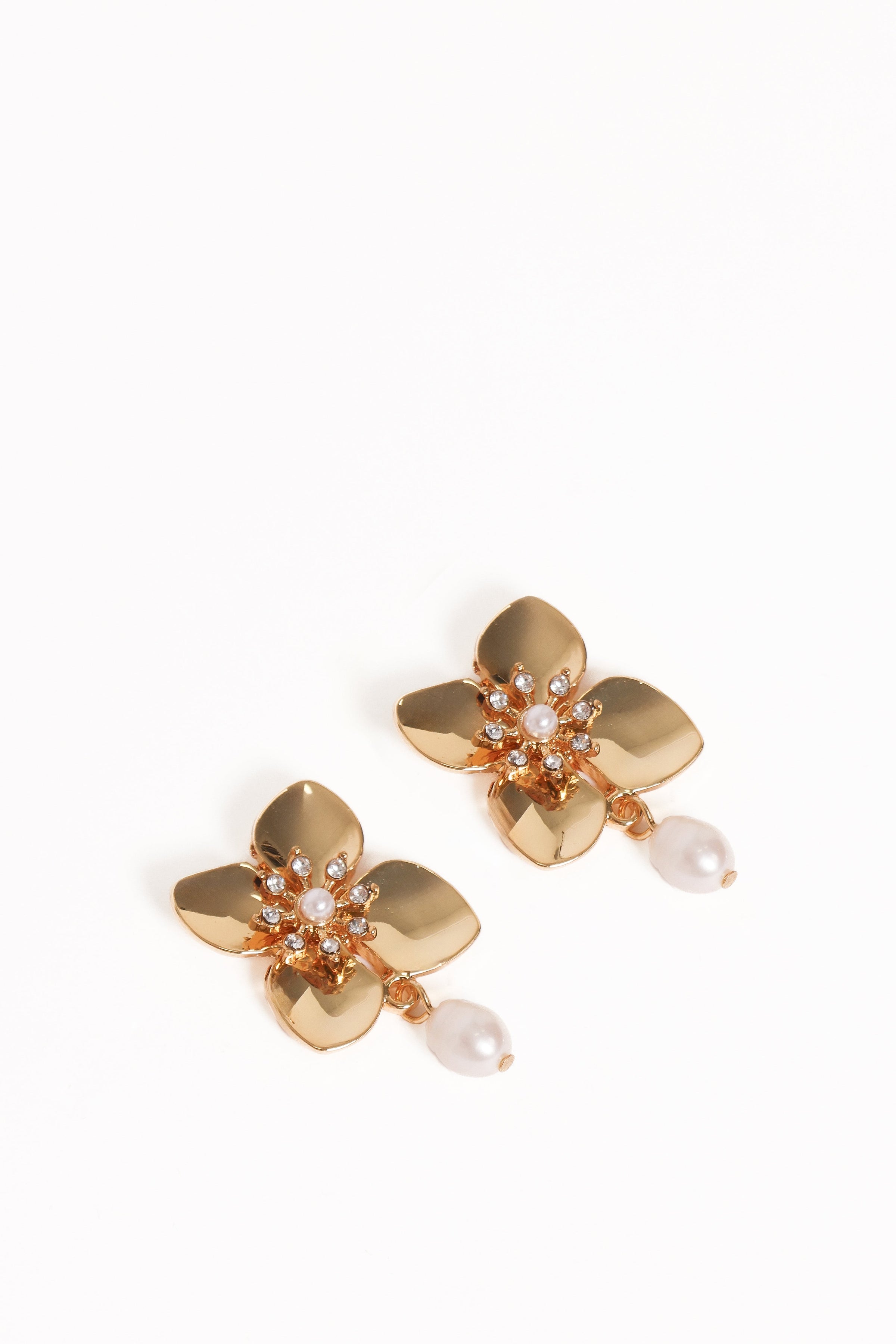 Petal and Pup USA ACCESSORIES Trina Flower Earrings - Gold/Pearl One Size