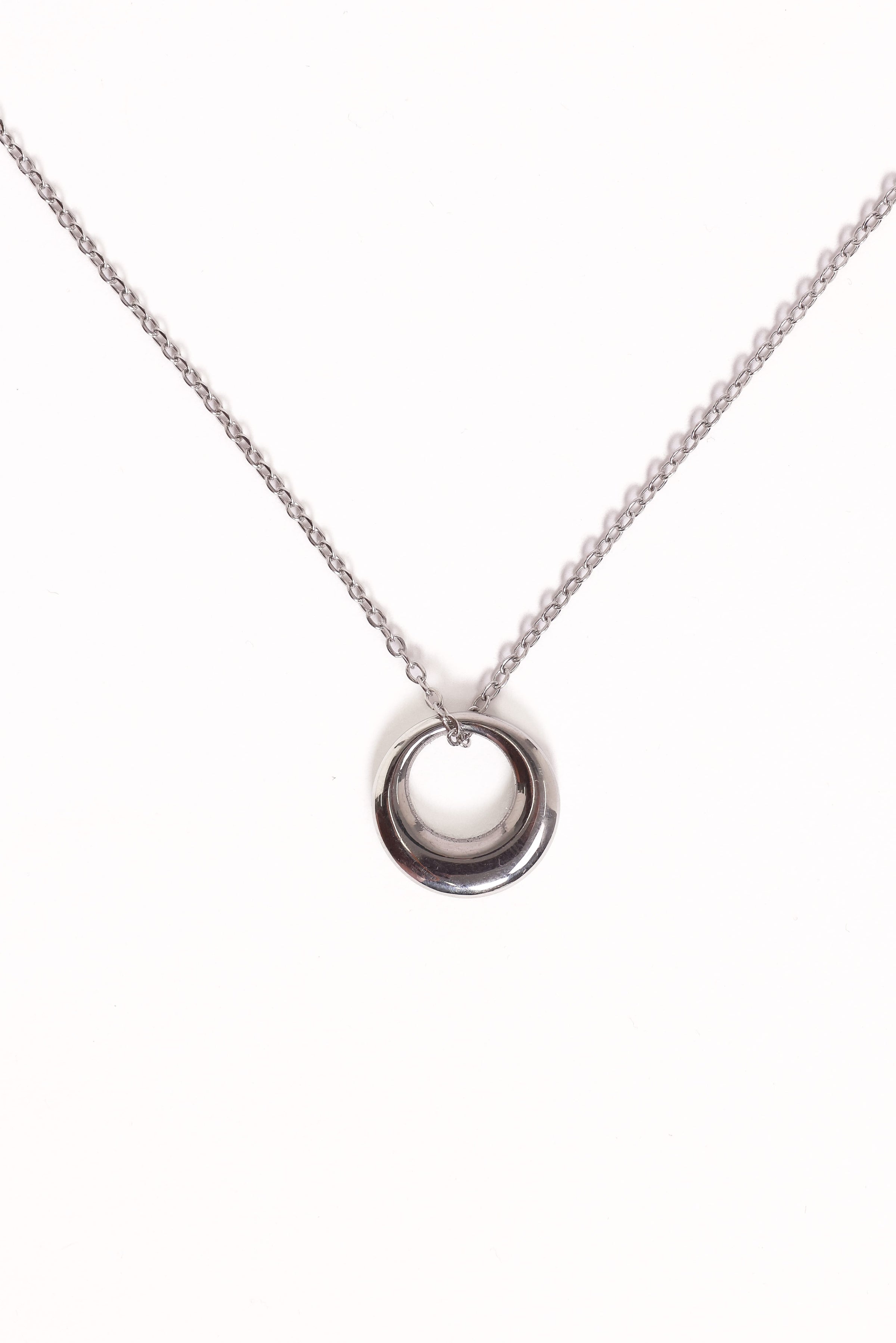 Petal and Pup USA ACCESSORIES Tyra Necklace - Silver One Size