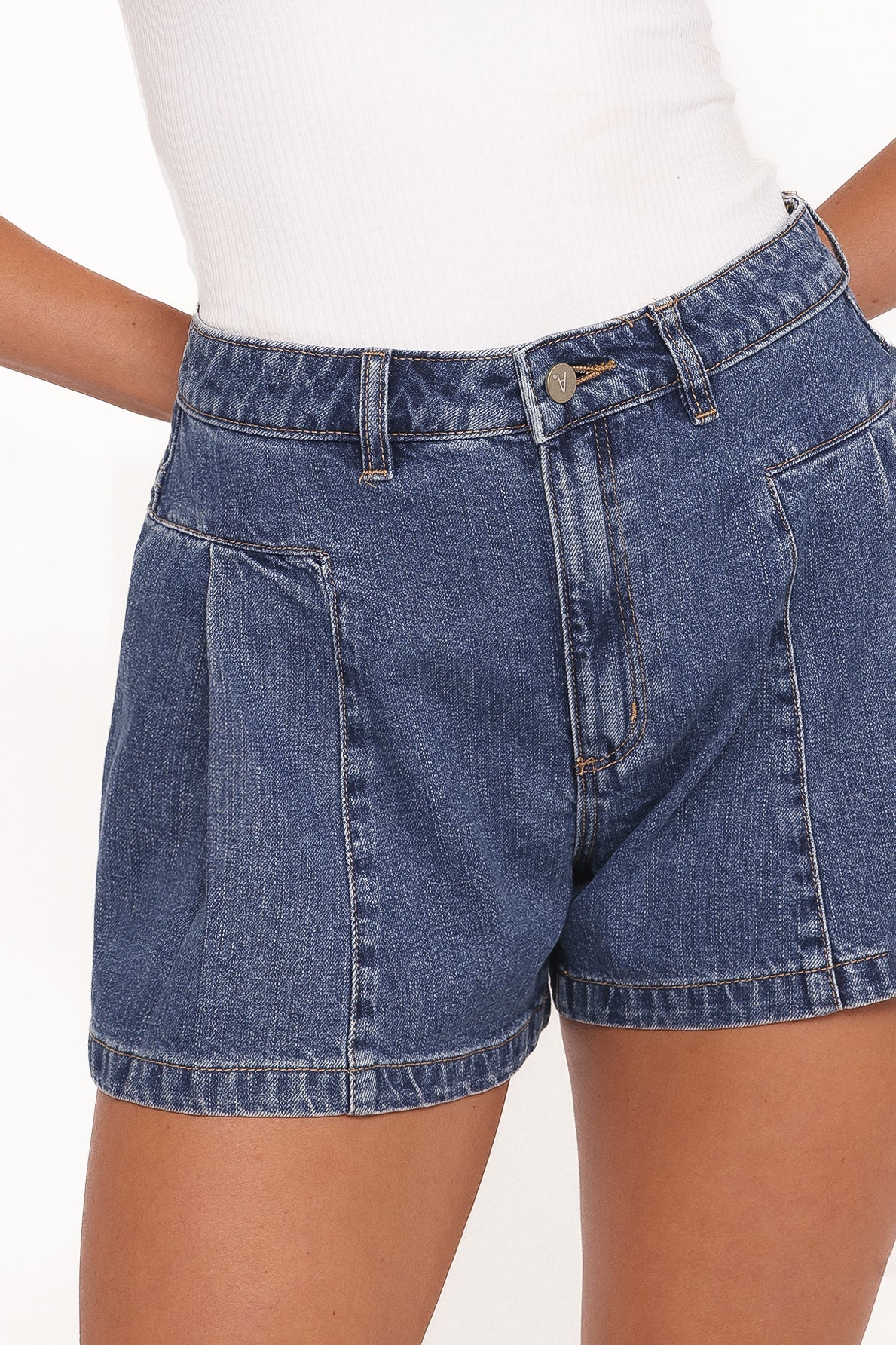 Petal and Pup USA BOTTOMS Abrand 94 Pleated Short - Bella