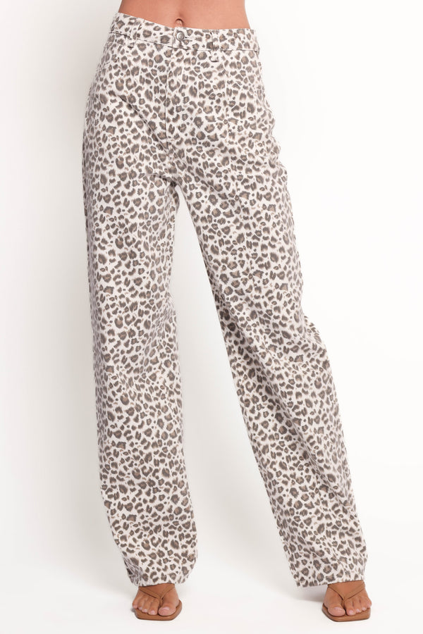 Petal and Pup USA BOTTOMS Leila Printed Wide Leg Jean - Leopard (Hold for Rack)