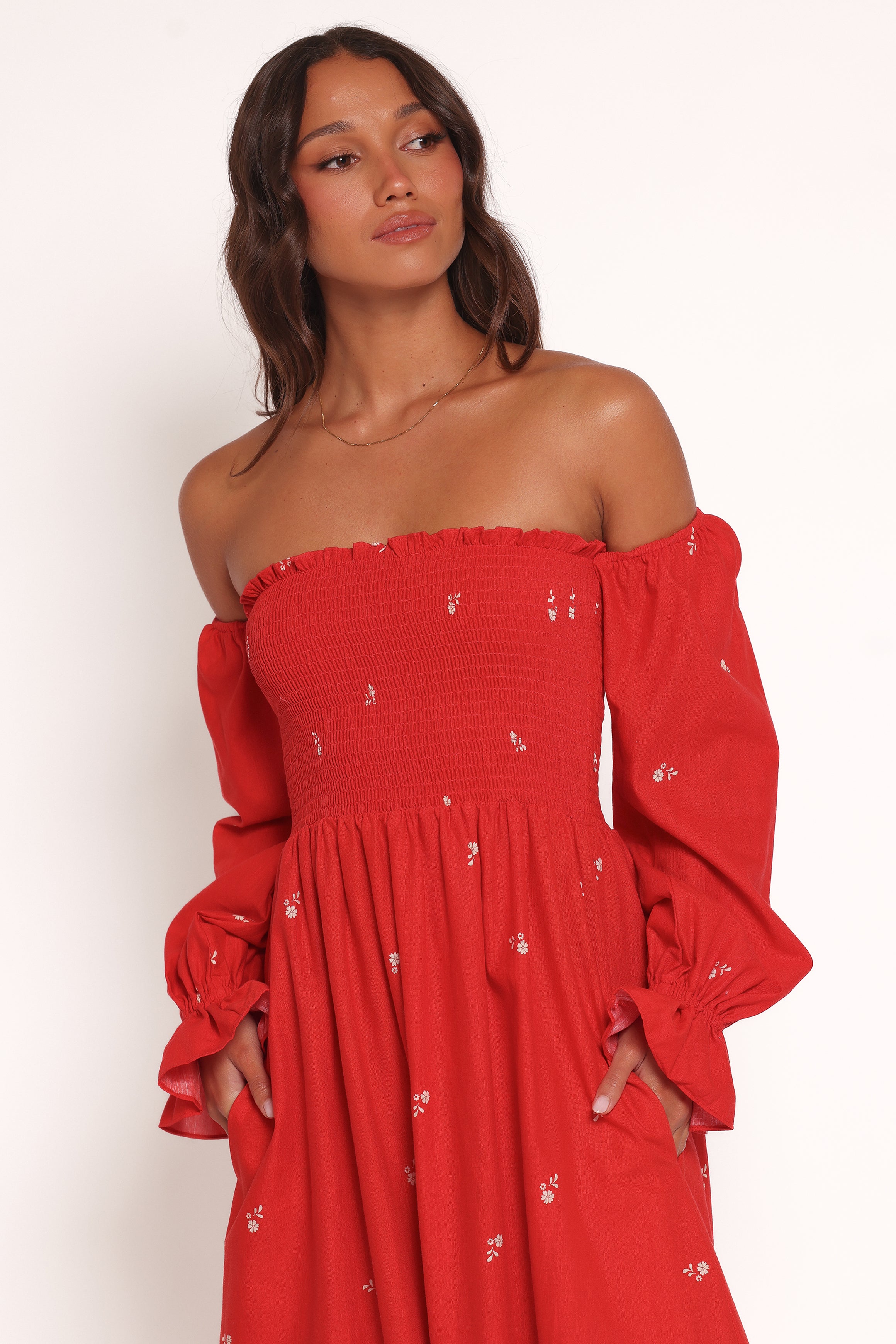 fitted lace wedding dress Petal and Pup Women's Domenica Shirred Long Sleeve Midi Dress - Red Floral Bandana fitted lace wedding dress Petal and Pup Women's Domenica Shirred Long Sleeve Midi Dress - Red Floral Bandana
