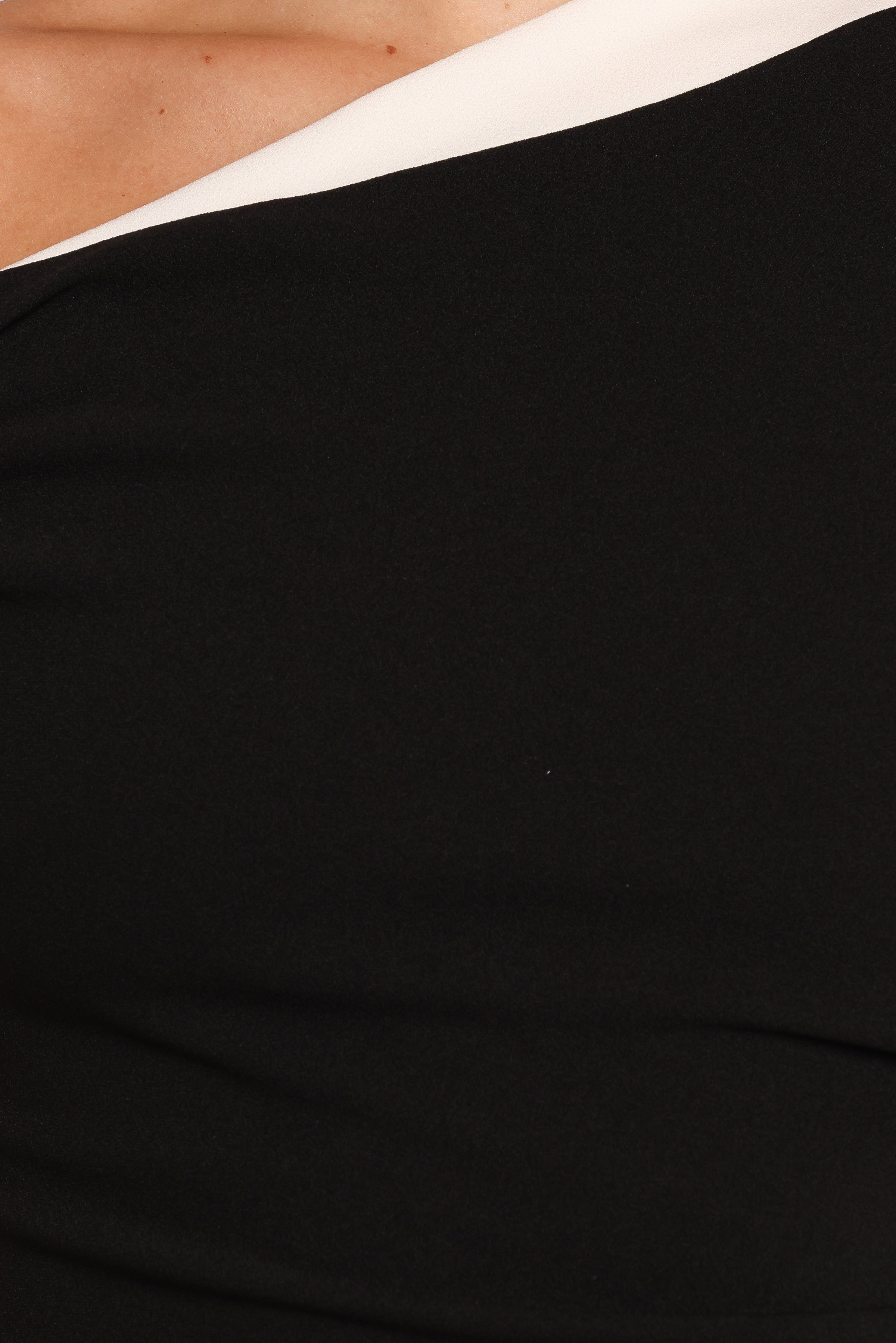 Petal and Pup USA DRESSES Jayda Maxi Dress - Black/White