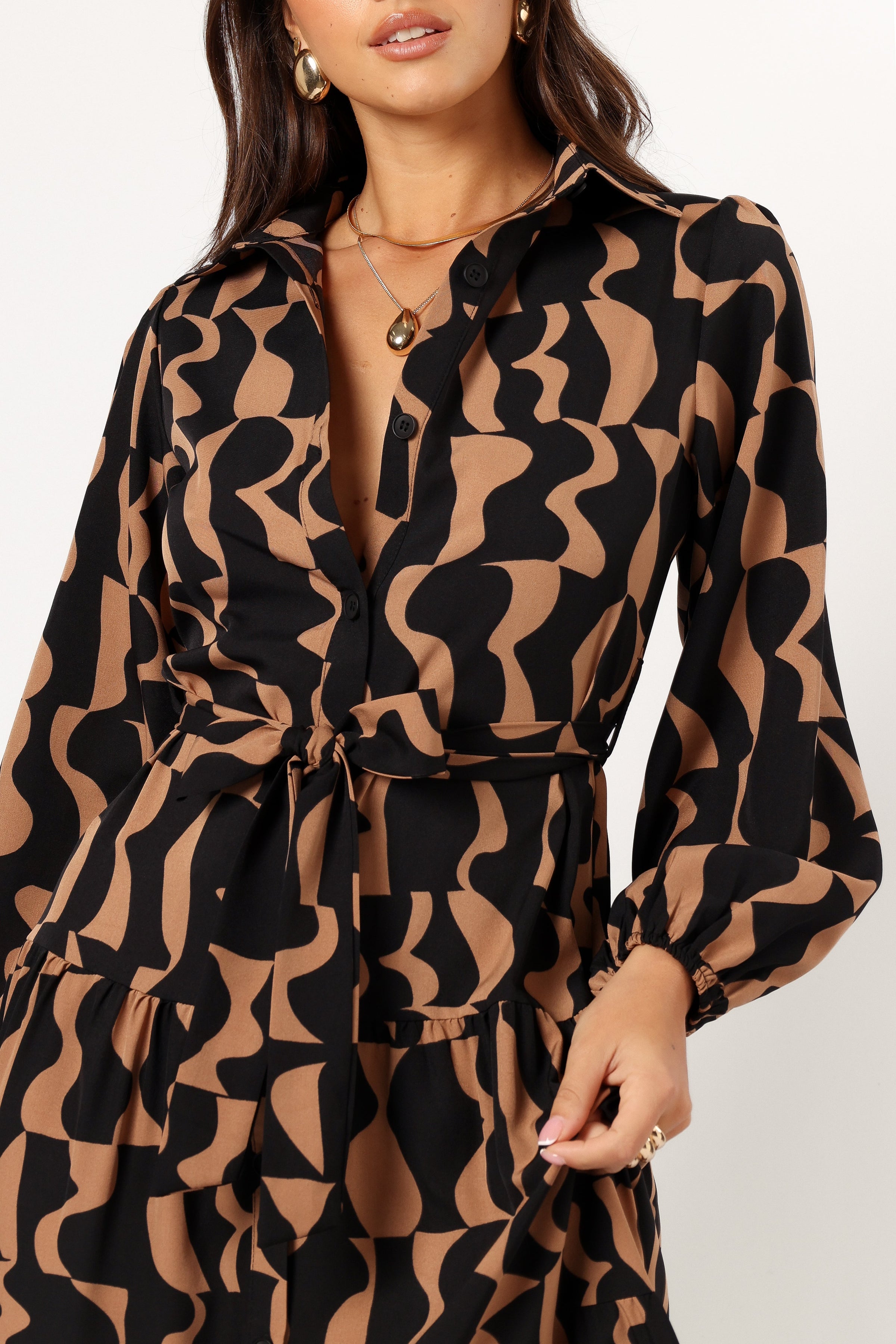 Petal and Pup USA DRESSES Lincoln Long Sleeve Maxi Dress - Black/Beige