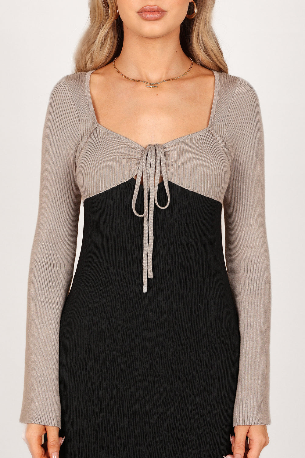 Petal and Pup USA DRESSES Lirique Long Sleeve Maxi Dress - Black/Grey