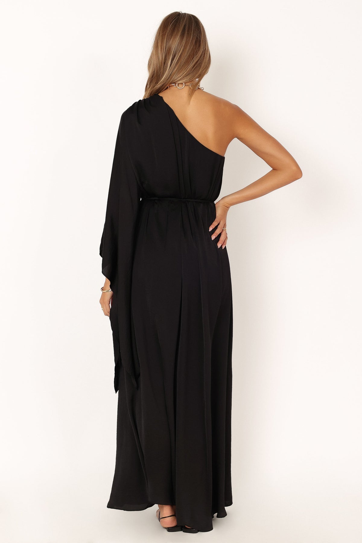 black golden foliage one-shoulder maxi dress Farm Rio Golden Foliage One-Shoulder Maxi Dress - Golden Foliage Black