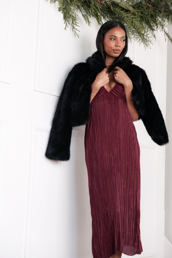 Petal and Pup USA DRESSES Safi Plisse Maxi Dress - Wine