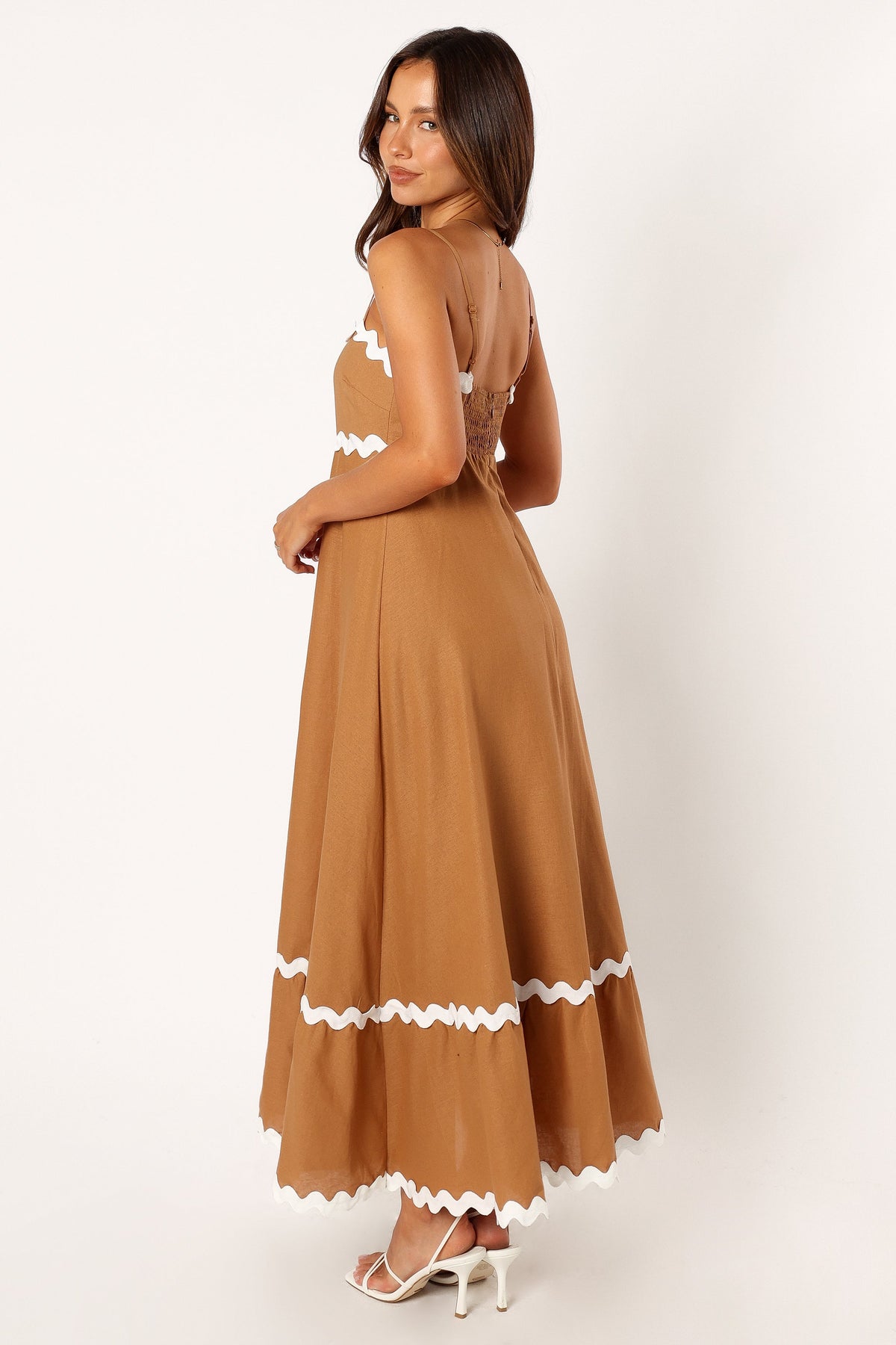 yana linen dress Reformation Yana Linen Dress