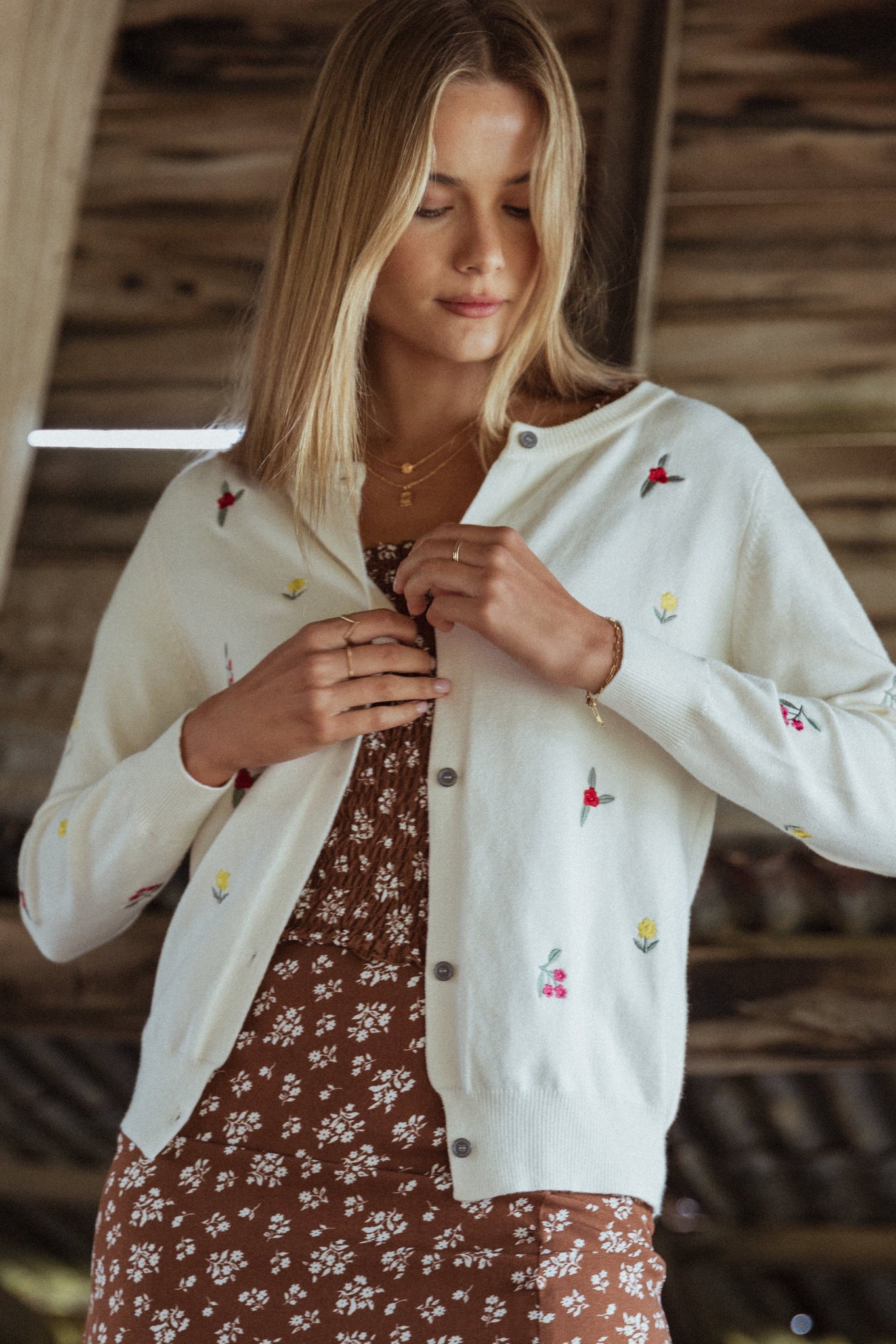 Millen Flower Embroidery Cardigan