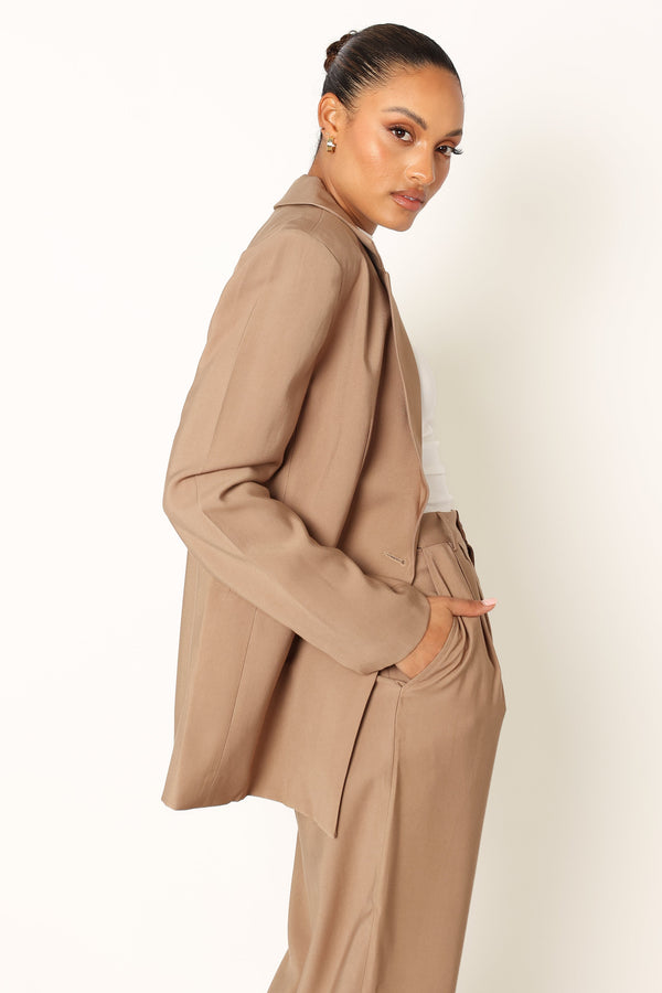 Petal and Pup USA OUTERWEAR Noelle Oversized Blazer - Light Brown