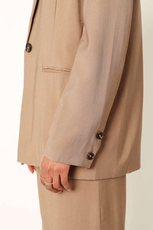 Petal and Pup USA OUTERWEAR Noelle Oversized Blazer - Light Brown