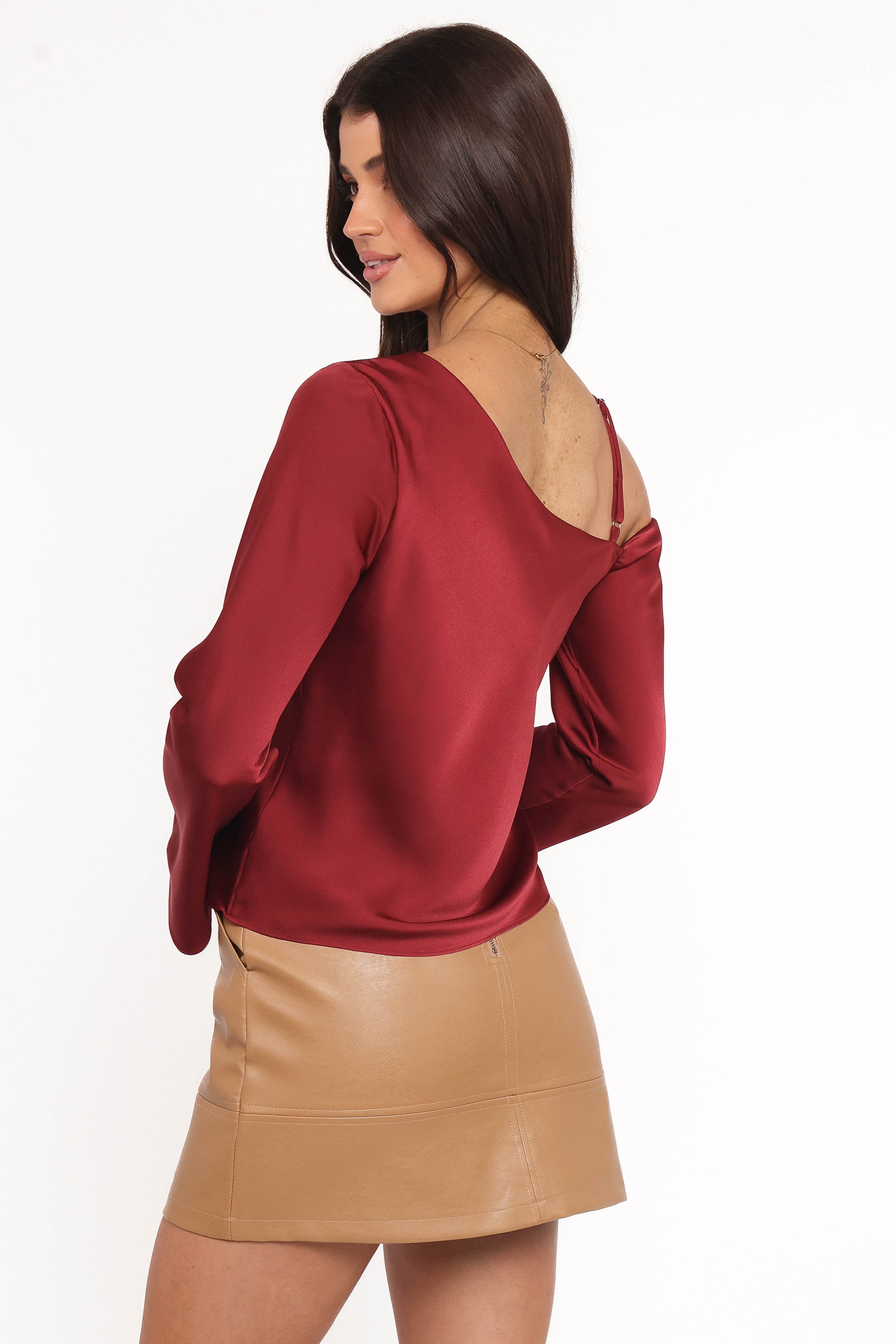 Petal and Pup USA TOPS Brisa Off Shoulder Top - Cherry