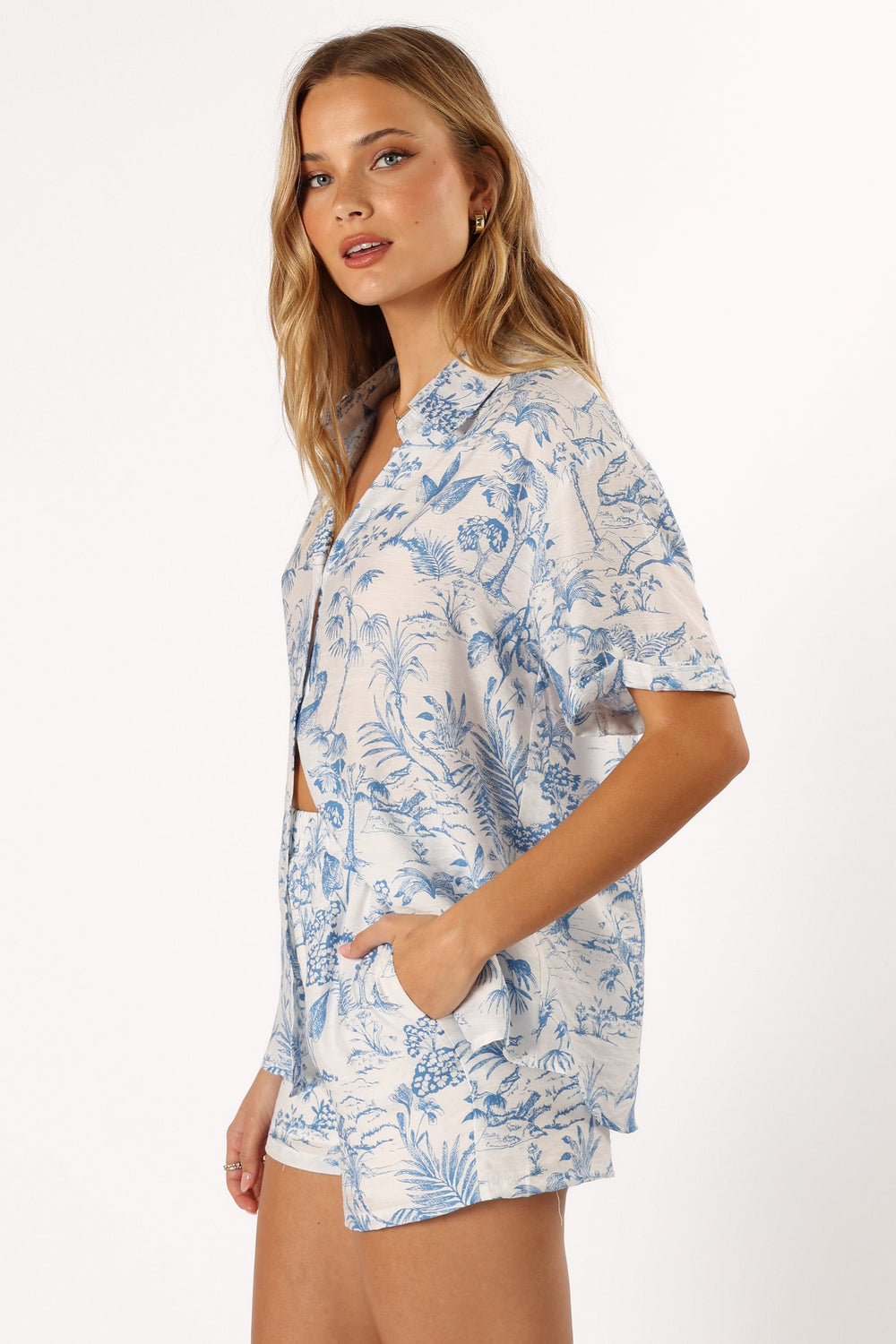 Petal and Pup USA TOPS Faye Button Down Top - White Blue