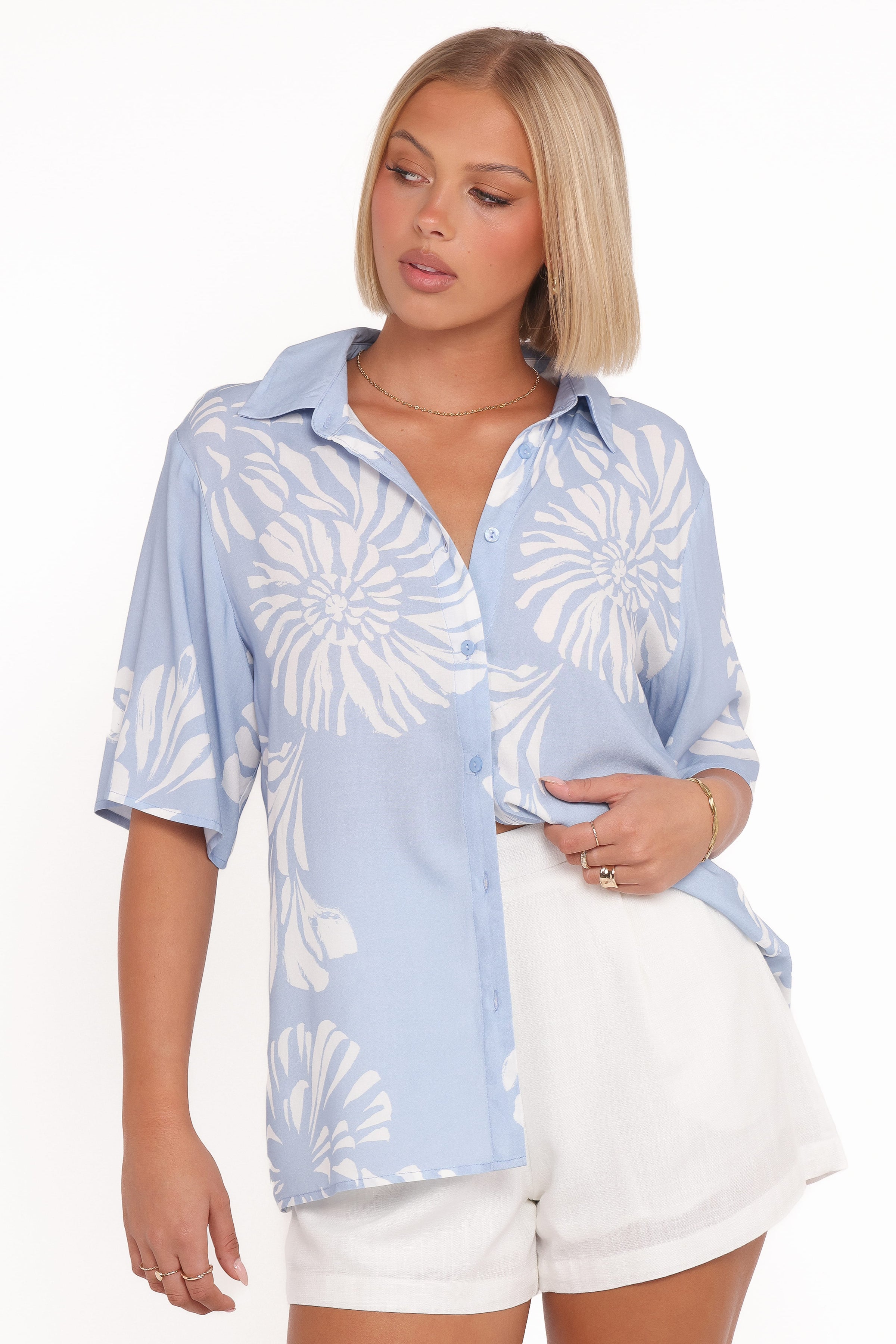Petal and Pup USA TOPS Riva Short Sleeve Shirt - Shell Print