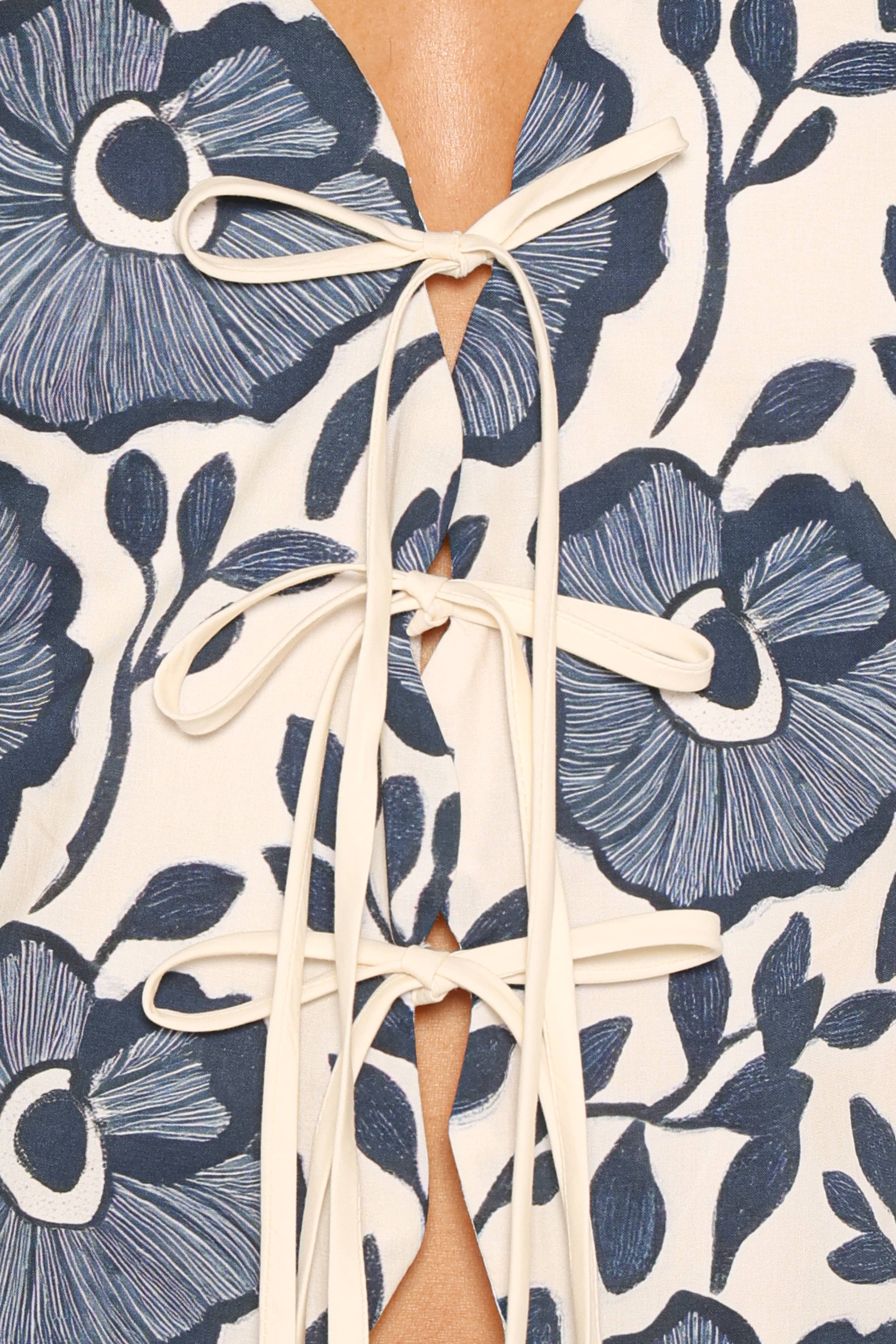 TOPS Jensen Scallop Hem Top - Blue Floral