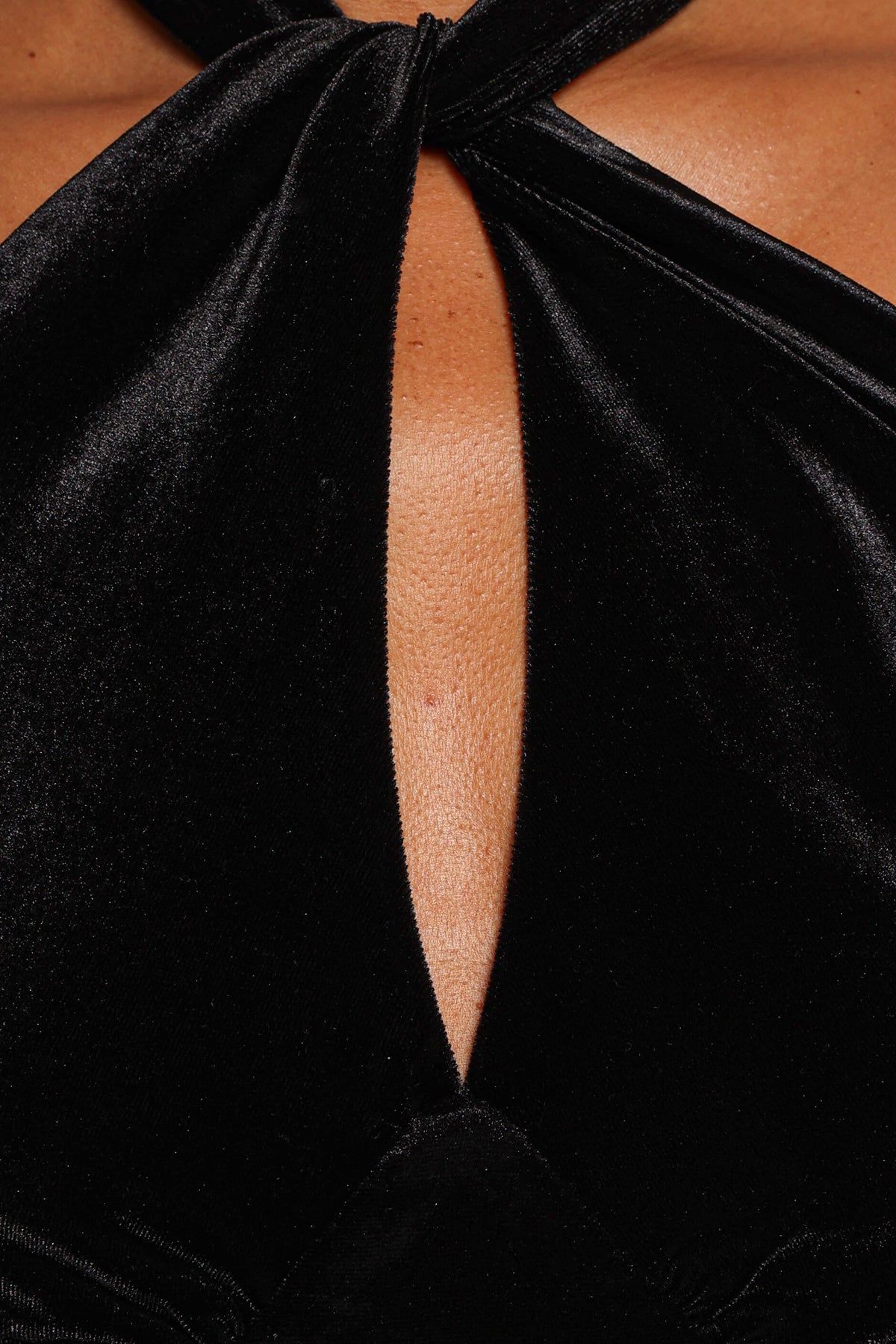 TOPS Raquel Halterneck Top - Black