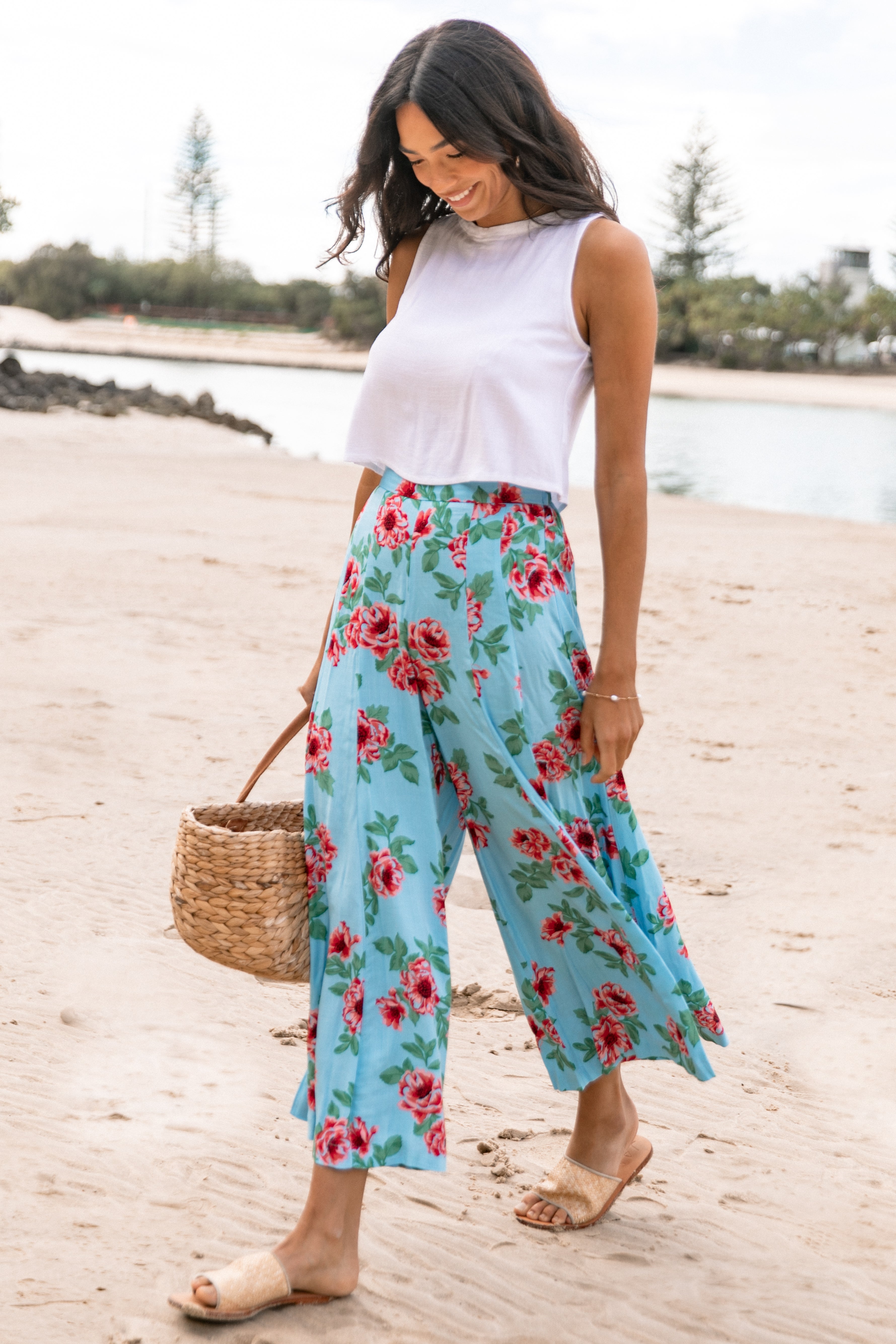 wide leg floral pants outfit