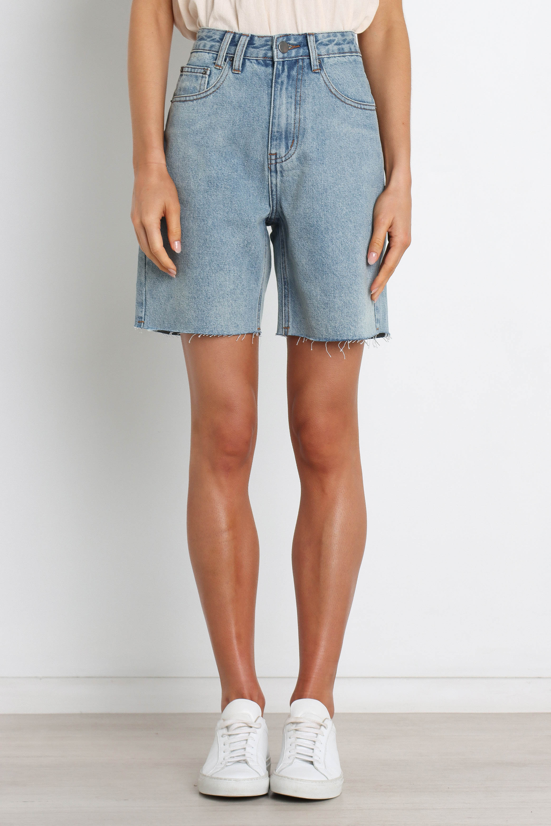 Petal and Pup USA BOTTOMS Hodgeman Shorts - Mid Wash