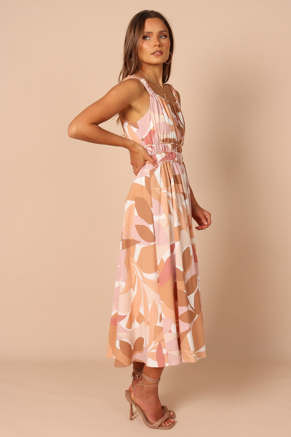 Petal and Pup USA DRESSES Everleigh Dress - Leaf Print