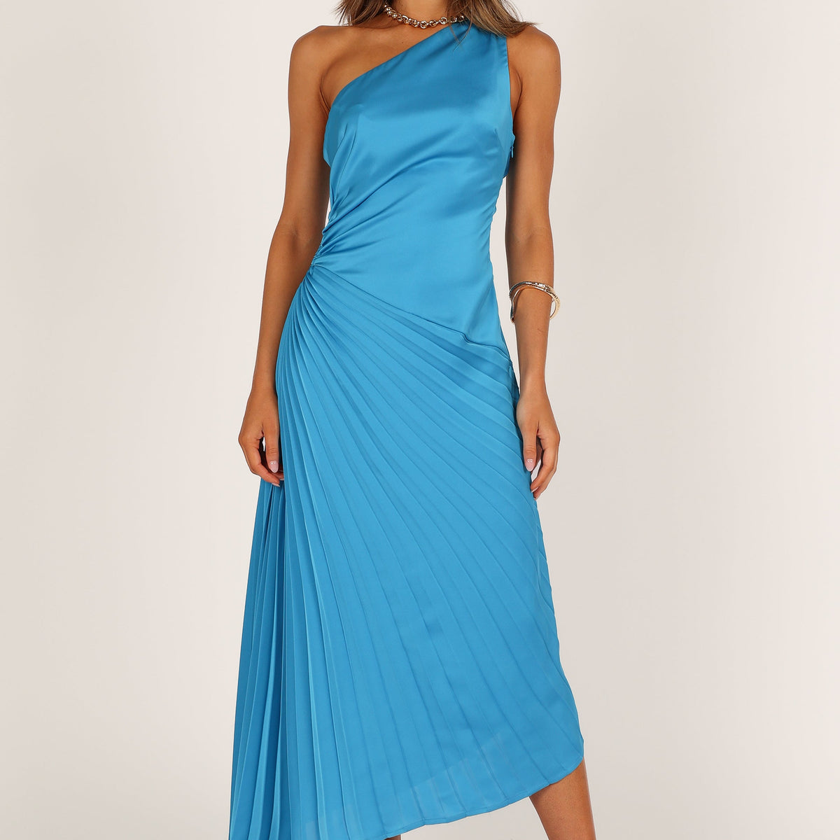strapless open back dress Flin Pleated One Shoulder Midi Dress